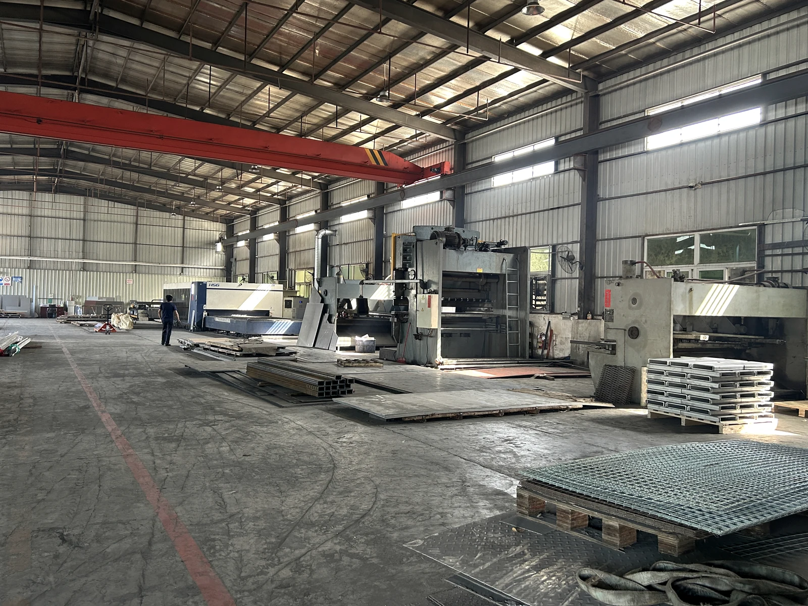 500-ton press brake photo